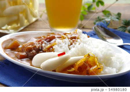 カレーの付け合わせ らっきょうと福神漬け らっきょう カレーライス カレーの付け合わせ らっきょうと福神漬け らっきょう カレーライス 54980180