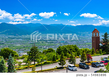 《山梨県》初夏の甲府盆地・のどかな風景と富士山 《山梨県》初夏の甲府盆地・のどかな風景と富士山 54983896