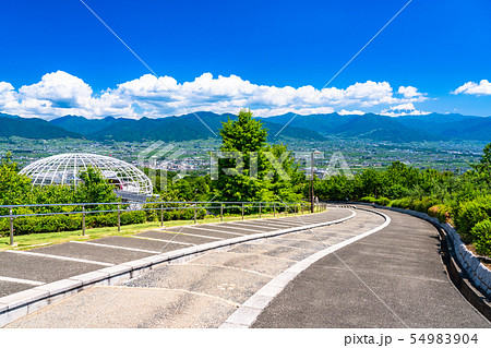 《山梨県》初夏の甲府盆地・のどかな風景と富士山 《山梨県》初夏の甲府盆地・のどかな風景と富士山 54983904