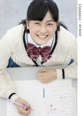 勉強している女子校生 勉強している女子校生 54990954