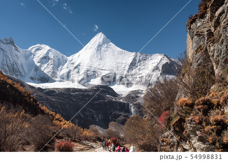 Trekking on autumn hill with Yangmaiyong holy Trekking on autumn hill with Yangmaiyong holy 54998831