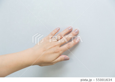 ネイル マニュキュア 婚約指輪 ネイル マニュキュア 婚約指輪 55001634