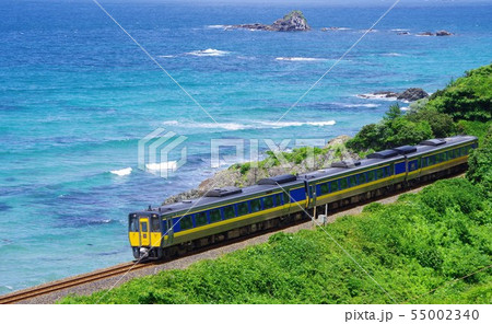 道の駅ゆうひパーク三隅から見た山陰本線 道の駅ゆうひパーク三隅から見た山陰本線 55002340