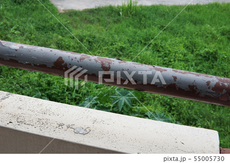 Rusted railings 55005730