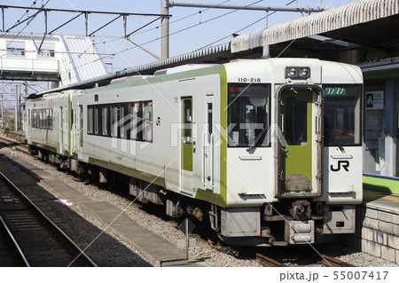 高麗川駅に停車中の八高線キハ110形 55007417