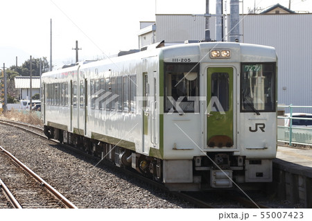 群馬藤岡駅に入線する八高線キハ110形 55007423