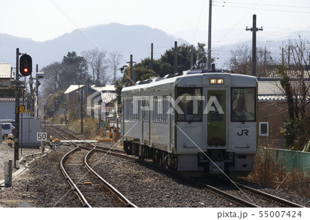 群馬藤岡駅に入線する八高線キハ110形 群馬藤岡駅に入線する八高線キハ110形 55007424