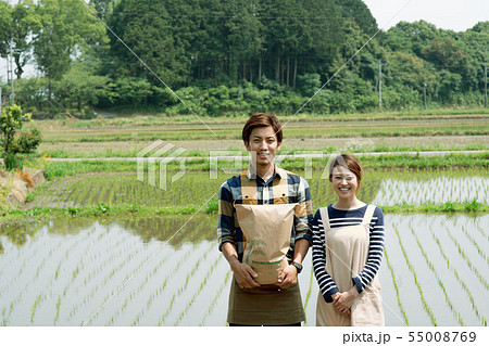 稲作農業　田植え　収穫　 55008769