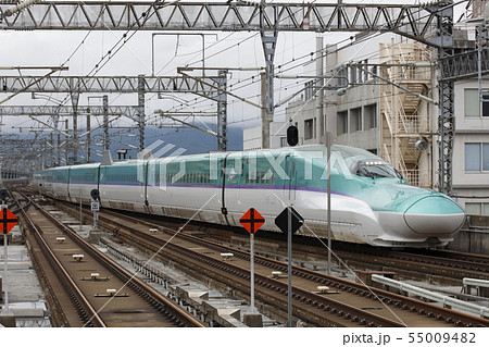 盛岡駅に到着する北海道新幹線H5系（単独） 55009482