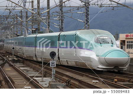 盛岡駅に到着する北海道新幹線H5系(単独) 盛岡駅に到着する北海道新幹線H5系(単独) 55009483