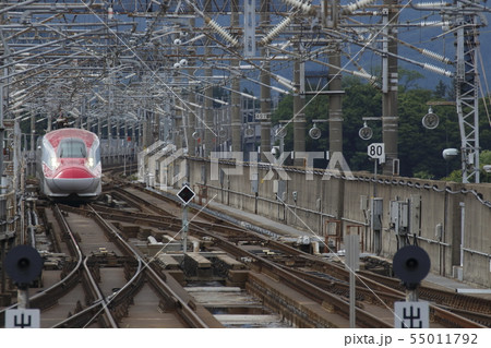 盛岡駅に進入する秋田新幹線E6系(単独) 盛岡駅に進入する秋田新幹線E6系(単独) 55011792
