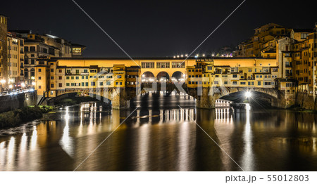 Ponte Vecchio Bridge in Florence at night 55012803