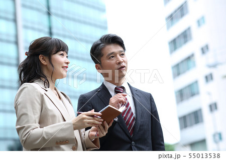 ビジネスマン男女　ミドル 55013538