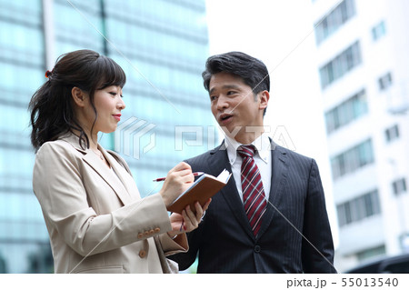 ビジネスマン男女 ミドル ビジネスマン男女 ミドル 55013540