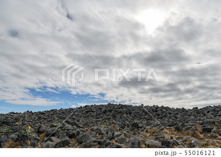 晩秋の蓼科山山頂 55016121
