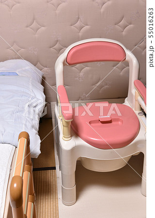 介護用のポータブルトイレ 介護用のポータブルトイレ 55016263