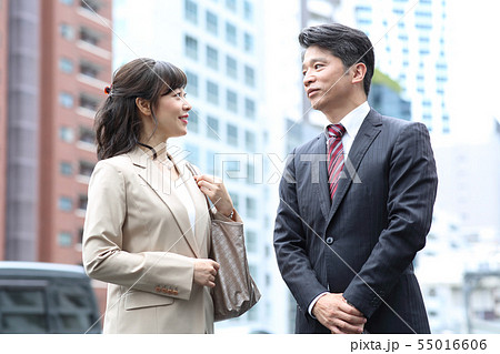 ビジネスマン男女　ミドル 55016606