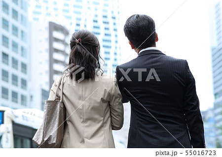 ビジネスマン男女　ミドル 55016723
