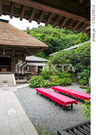 北鎌倉　円覚寺　山門から望む開基廟 55020612