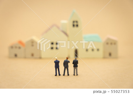 Miniature 3 people businessmen standing with back 55027353