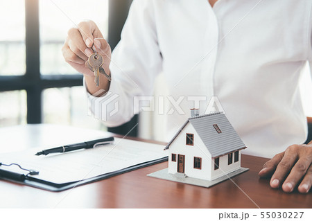 House model with real estate agent and customer House model with real estate agent and customer 55030227