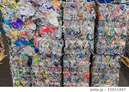 Aluminium cans recycling centers and raw material Aluminium cans recycling centers and raw material 55031997