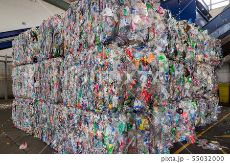 Plastics recycling centers and raw material 55032000