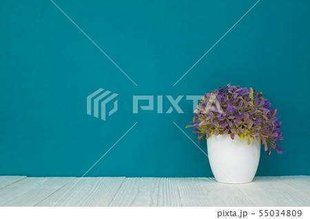 Little decorative tree and flower bouquet in white Little decorative tree and flower bouquet in white 55034809
