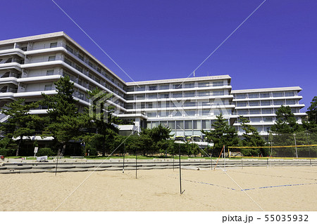 ビーチバレーコートとダイヤモンド渋川マリンホテル 渋川海水浴場 岡山県玉野市の写真素材