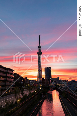 東京スカイツリー 北十間川から眺める夕景の写真素材