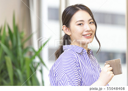 カジュアルビジネス 休憩 リラックス カフェ コーヒー カジュアルビジネス 休憩 リラックス カフェ コーヒー 55048408
