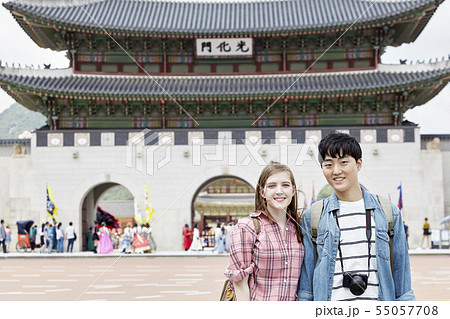 カップル 観光客 男 55057708