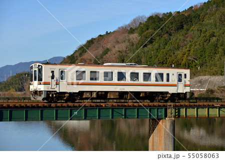 紀勢線を走るキハ11系単行列車 紀勢線を走るキハ11系単行列車 55058063
