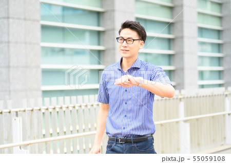 ビジネスマン　オフィス　カジュアル　クールビズ 55059108