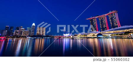 【シンガポールの風景】マリーナベイの夜景 【シンガポールの風景】マリーナベイの夜景 55060302