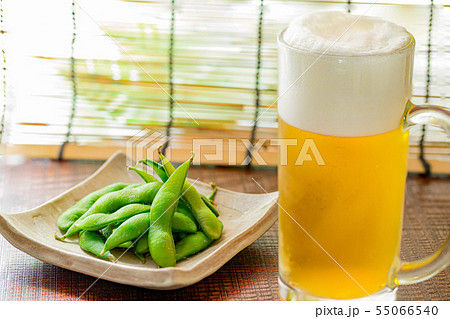 ビールと枝豆 55066540