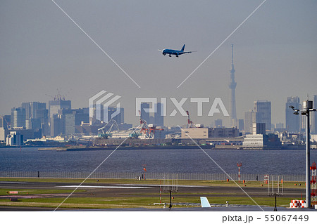 航空機の着陸 55067449