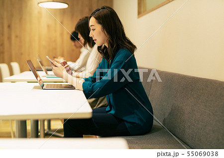 スマホ スマートフォン 店 コワーキングスペース 55069038