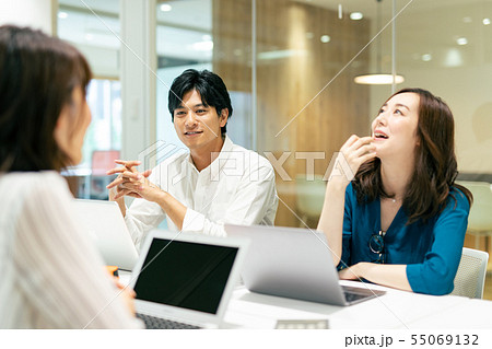 会議 打ち合わせ ミーティング カジュアル 55069132