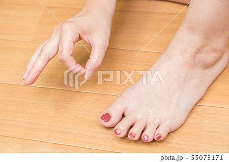足のマニュキュア 足のマニュキュア 55073171
