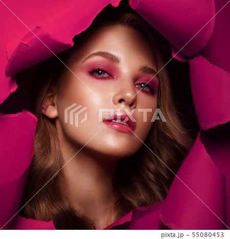 Beautiful fresh girl with perfect skin, bright pink make up. Beauty face. 55080453