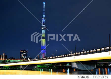 東京スカイツリーと桜橋、コロンビア共和国の国旗をイメージした特別ライティング 東京スカイツリーと桜橋、コロンビア共和国の国旗をイメージした特別ライティング 55080475