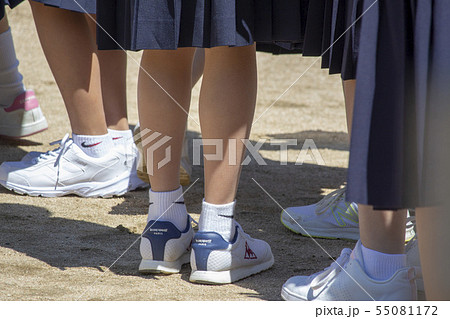 女生徒たちの足元の写真素材