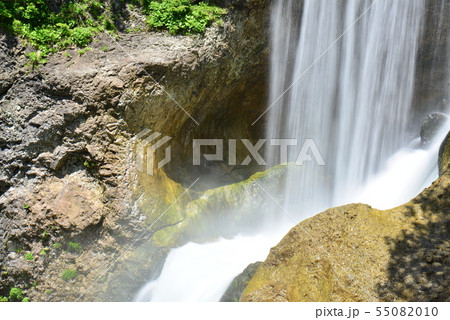 初夏の雑魚川大滝(おおぜん)の滝つぼ 初夏の雑魚川大滝(おおぜん)の滝つぼ 55082010