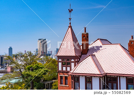《兵庫県》神戸都市風景・北野異人館街から望む神戸中心街 55082569