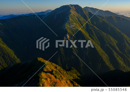 南アルプス　赤石岳　（聖岳山頂から望む） 55085548