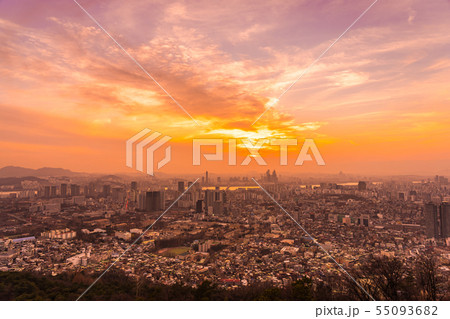 Beautiful landscape and cityscape of Seoul city 55093682