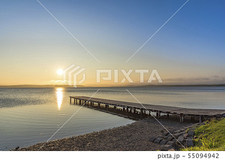 クッチャロ湖と夕日 55094942