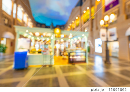 Abstract blur and defocused shopping mall of department store 55095062