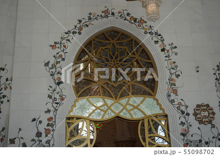 アブダビ シェイク・ザイード・モスク メインホールのアーチ 55098702